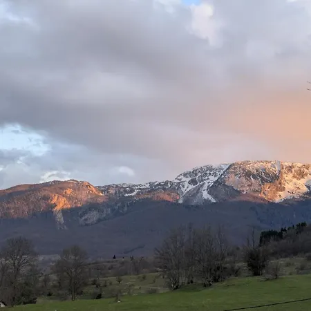 Paradise Bjelasnica Luxury With Mountain View بيت للعطل *